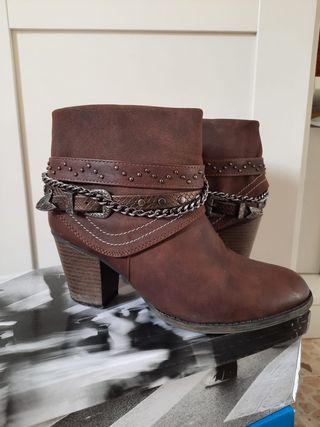 BOTAS CORTAS MARRONES DE MUJER