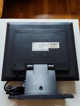 Monitor TFT 17 pulgadas AOC con altavoz integrado