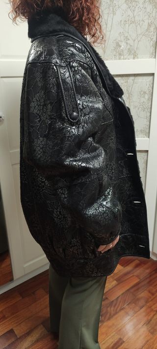Exclusivo abrigo negro 100% piel oversize 