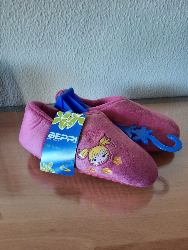 Zapatillas de casa invierno de niña sin estrenar