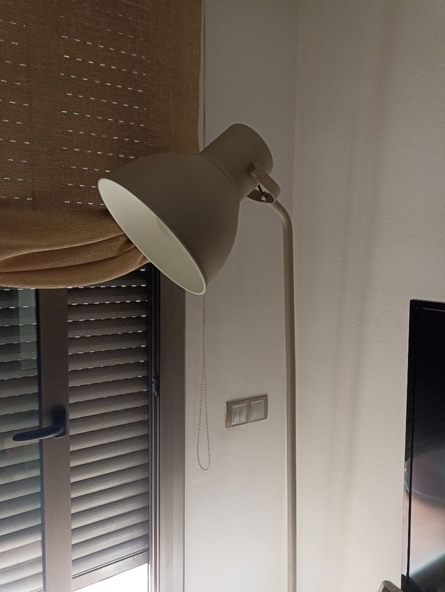 Lámpara pie IKEA