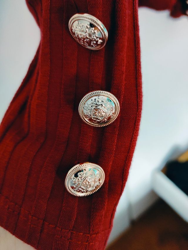 Camiseta de manga larga color granate