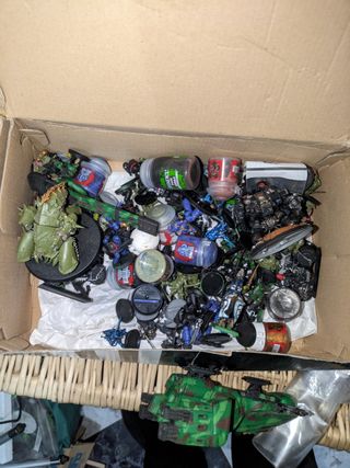 WARHAMMER 