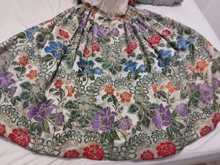 Traje de fallera adulta se vende o alquila