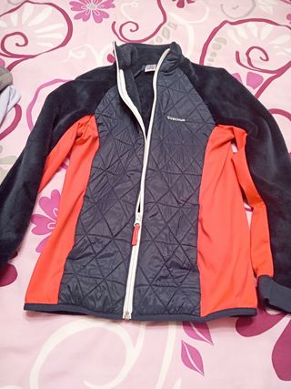 Cazadora niña marca Quechua talla 10-11