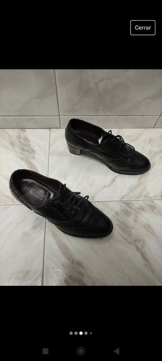 Zapatos cordones negros tacón bajo