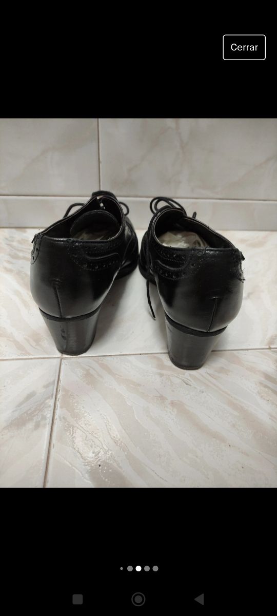 Zapatos cordones negros tacón bajo