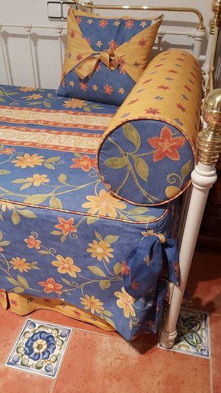 Edredón y cojines decorativos