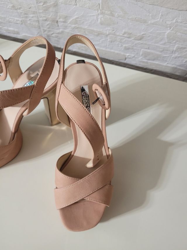 Sandali con tacco Guess