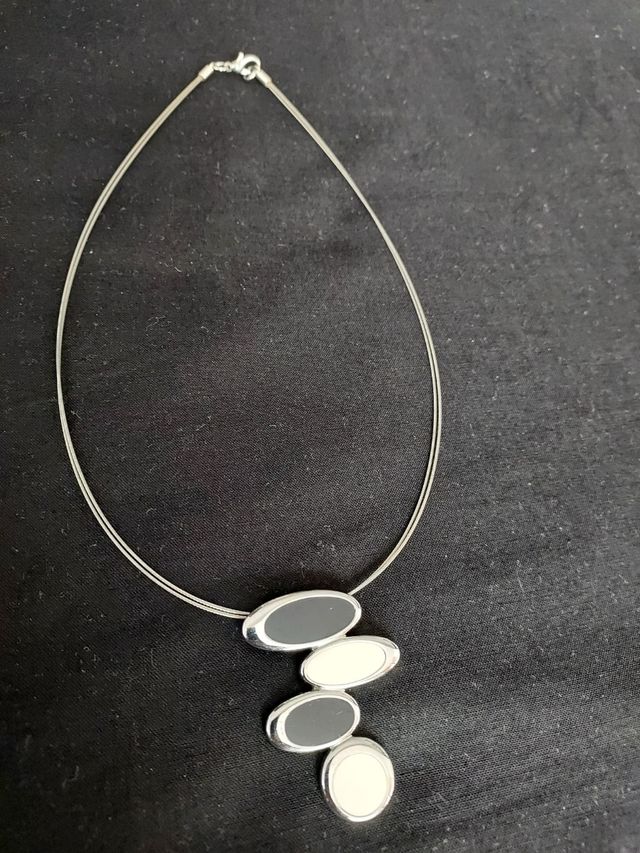 Collar y gargantilla