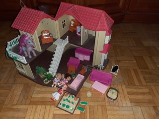 Lote Casita,muñecas y mobiliario