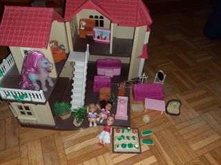 Lote Casita,muñecas y mobiliario