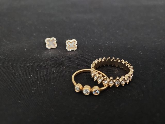 Pendientes y anillo, regalo otro anillo