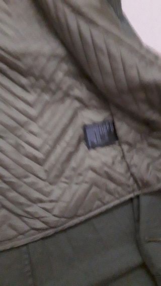 Abrigo uniser nuevo lleva forro por dentro que se 