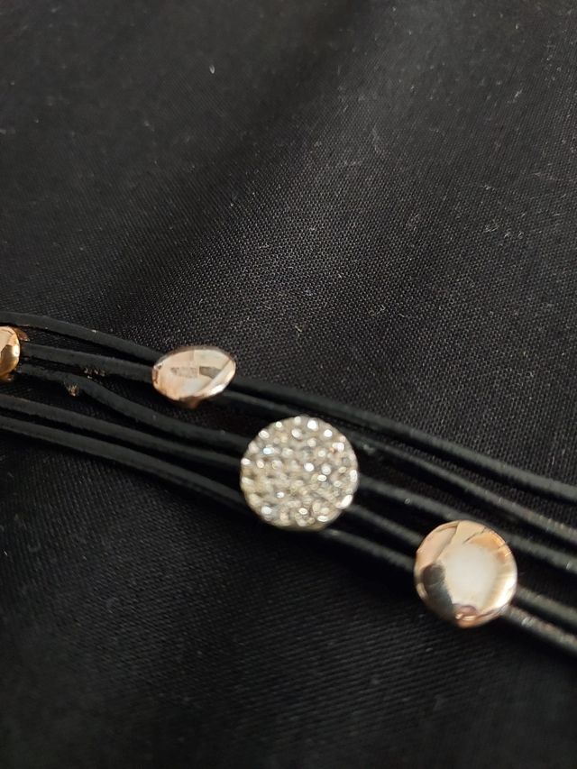 2 pulseras y otra de regalo