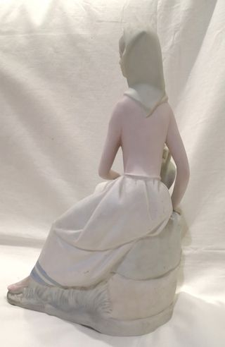 Mujer LLADRÓ PORCELANA BISCUIT, figura decorativa