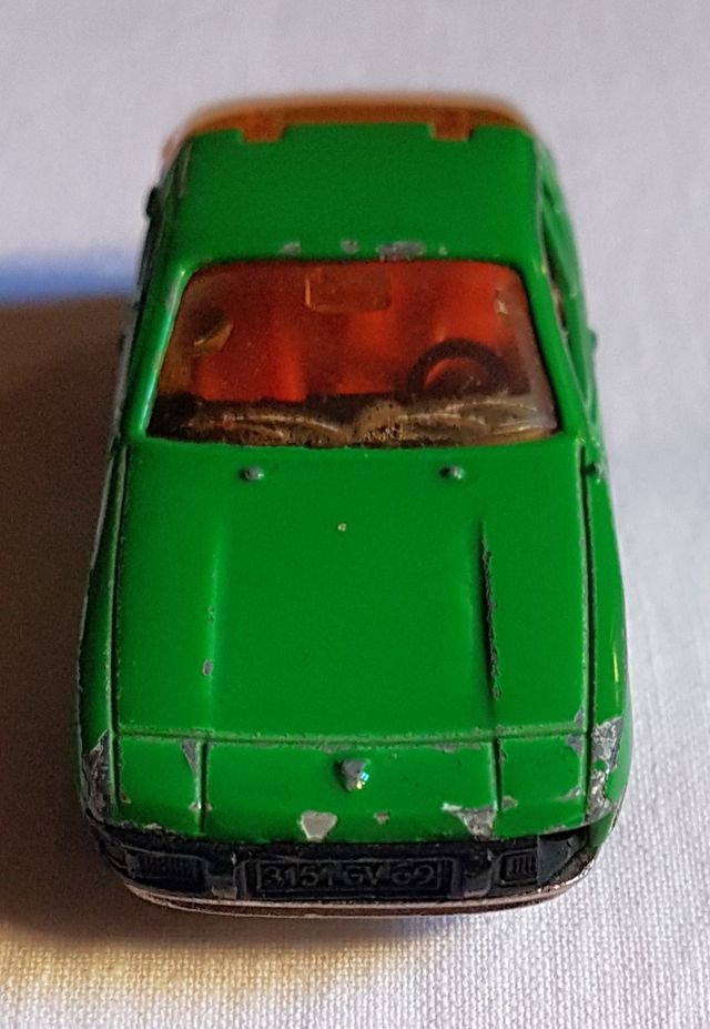 Porsche 924 marca Majorette escala 1/60 años 70
