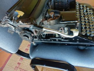 Maquina de escribir Hispano Oliveti