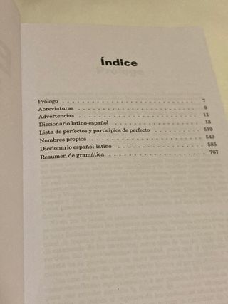 Diccionario Esencial Latino-Español