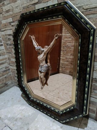 68 X 58 Cm Cuadro Espejo Con Crucifijo