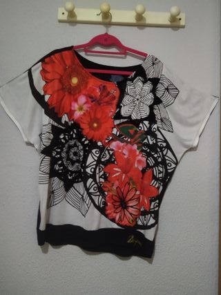 camiseta desigual 