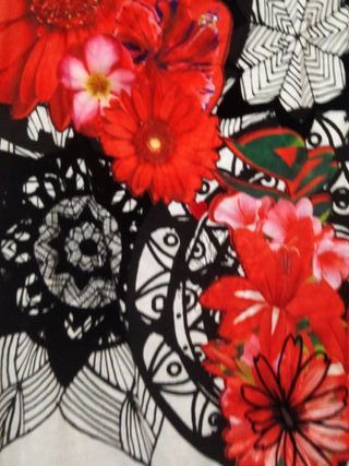 camiseta desigual 