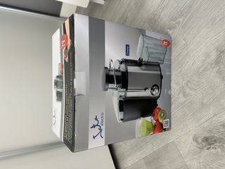 Licuadora Inox de la marca Jata