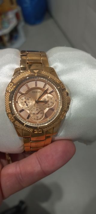 Reloj Guess Dorado W0235L3