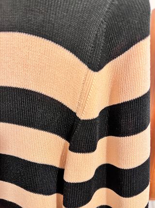 Camiseta negra beige viscosa 100%nueva S rayos