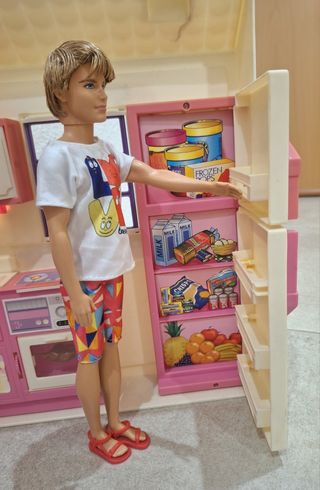 Casa de muñecas + Barbie y Ken