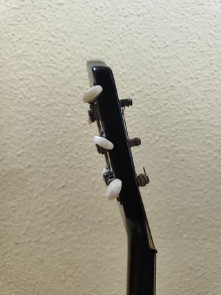 GUITARRA DE COLECCIÓN.