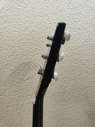GUITARRA DE COLECCIÓN.