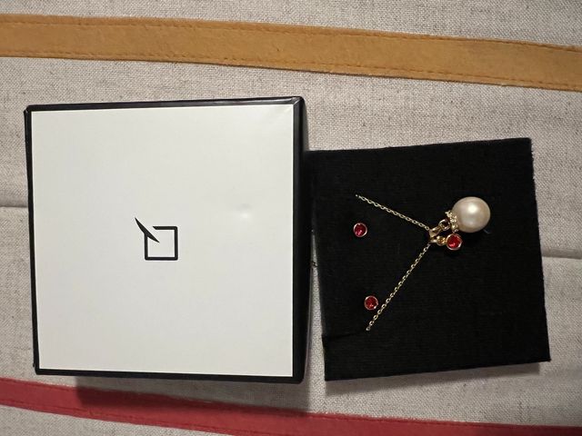 Conjunto de collar y pendiente