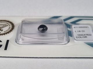 Diamante natural negro. 1.18 quilates