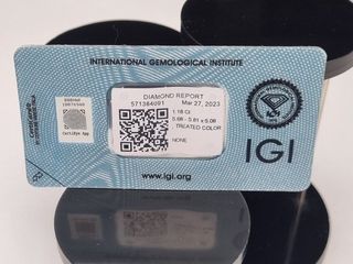 Diamante natural negro. 1.18 quilates