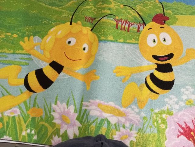 2 Alfombras Infantil Abeja Maya 94x132cm aprox.