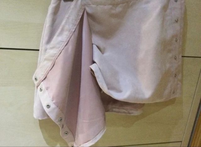 Falda rosa claro imitación ante, Divided, talla 40