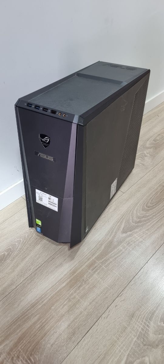 Torre GAMING  ASUS - AVERIADO!