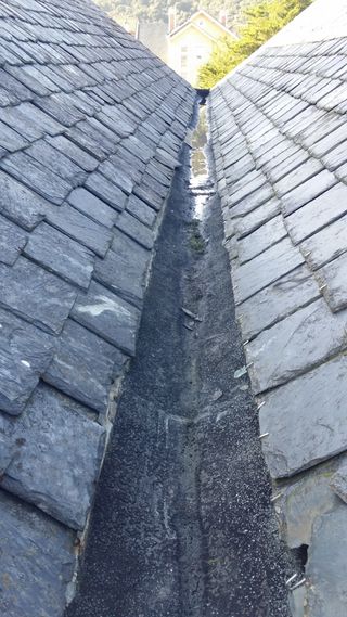 REPARACIÓN DE GOTERAS Y TEJADOS