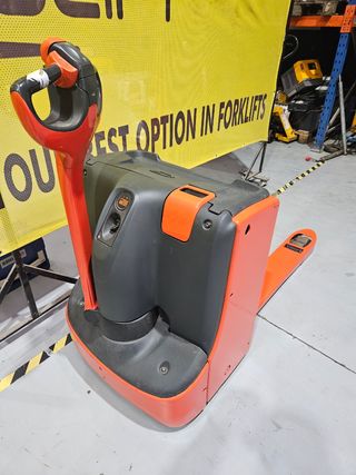 Traspaleta electrica linde