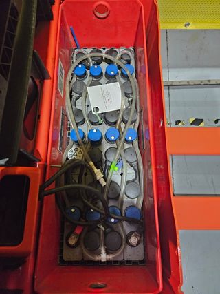 Traspaleta electrica linde