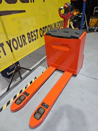 Traspaleta electrica linde