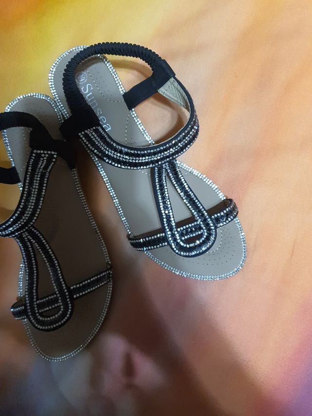 Sin estrenar sandalias