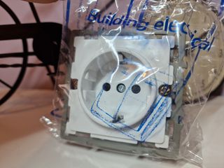 🆕Interruptor y embellecedor building electrical