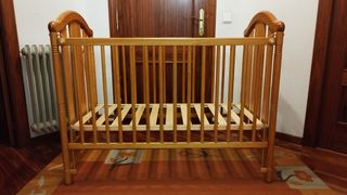 Cuna de bebe de madera con colchón - MICUNA