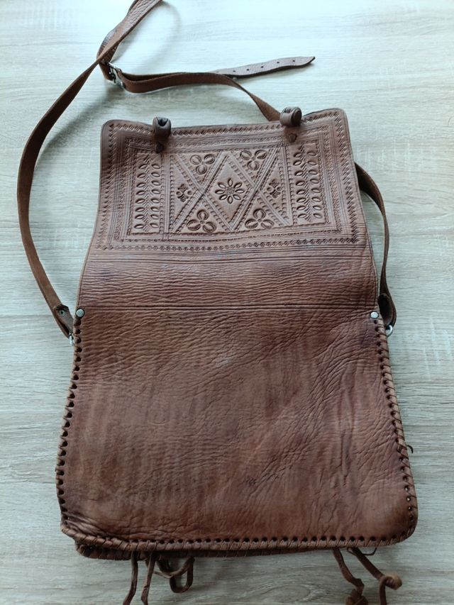 Bolso de cuero artesanal 