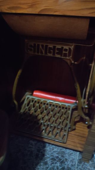 Maquina antigua de coser singer con mueble...