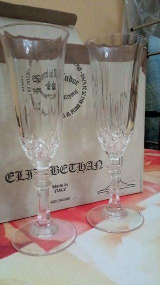 Sei calici di cristallo