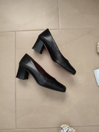 Zapatos negros de piel de salón,talla 36