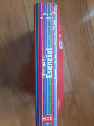 DICCIONARIO ESENCIAL  ESPAÑOL